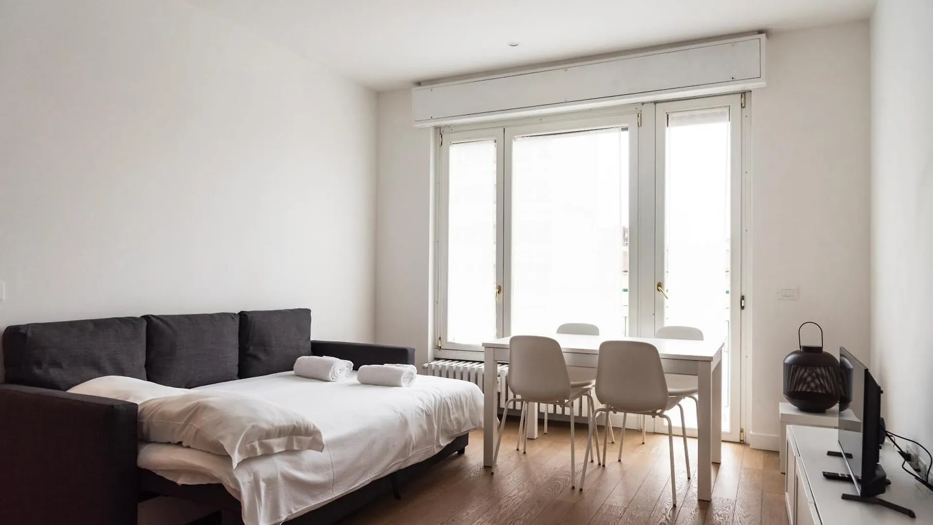 Youhosty - Gioia Large Milan Apartment