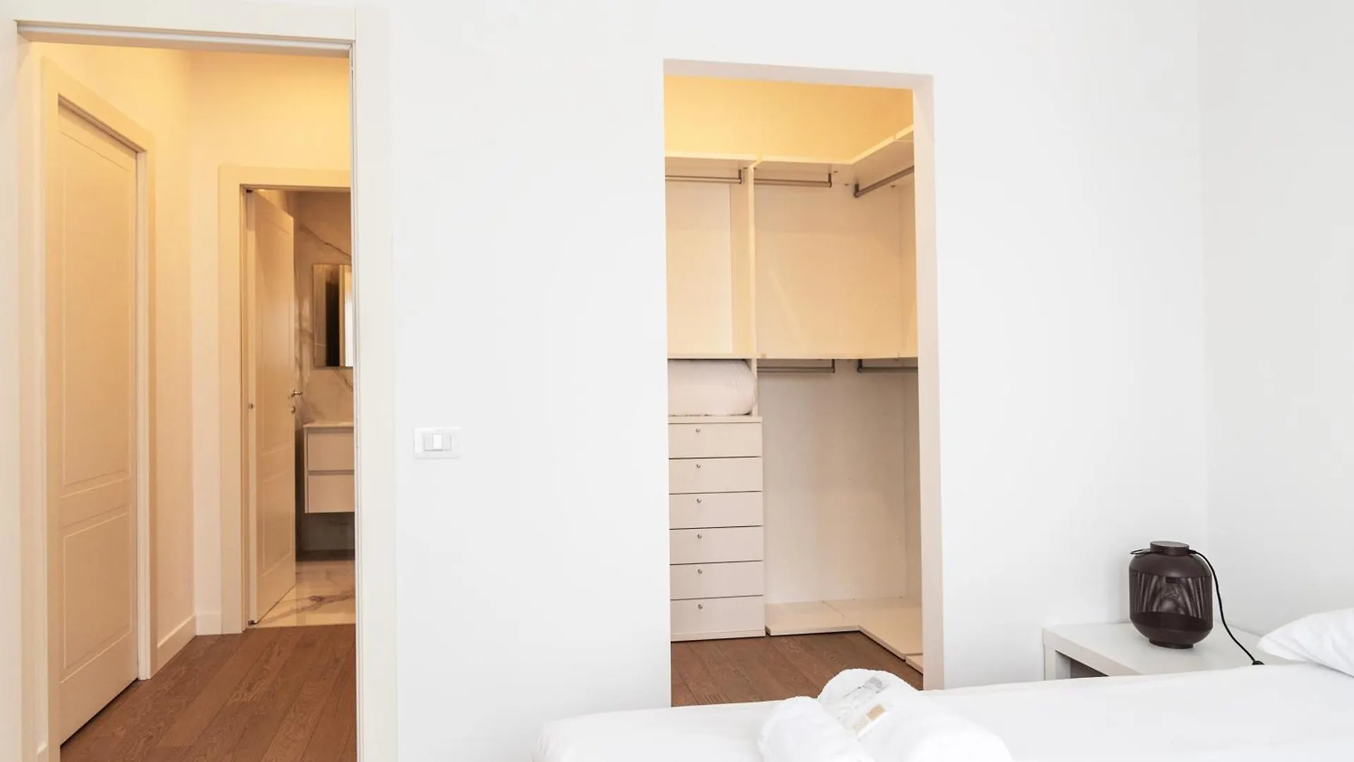 Apartment Youhosty - Gioia Large Milan Italy