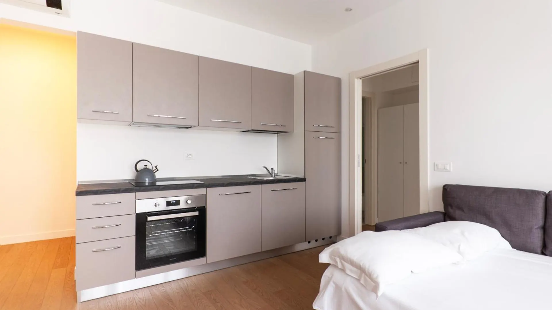 Youhosty - Gioia Large Milan Apartment