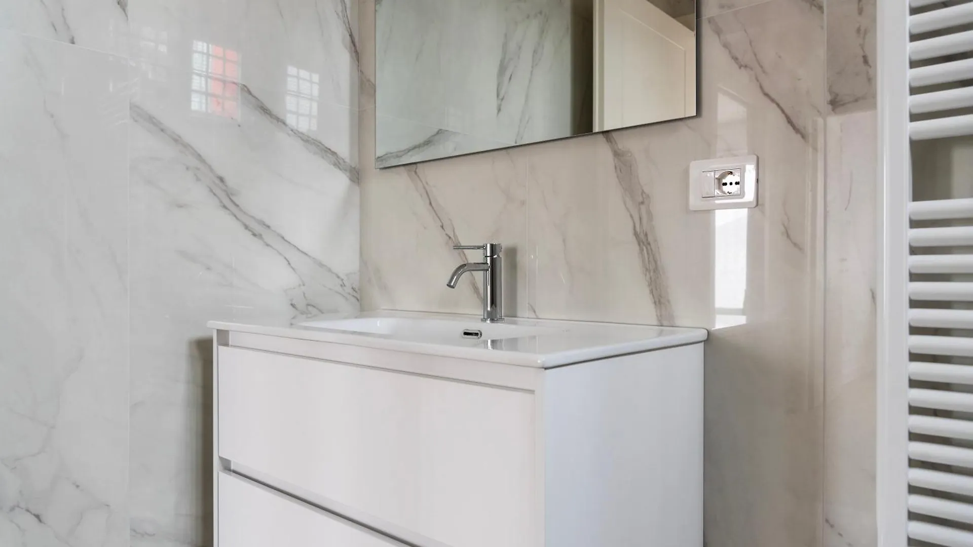 Apartment Youhosty - Gioia Large Milan Italy